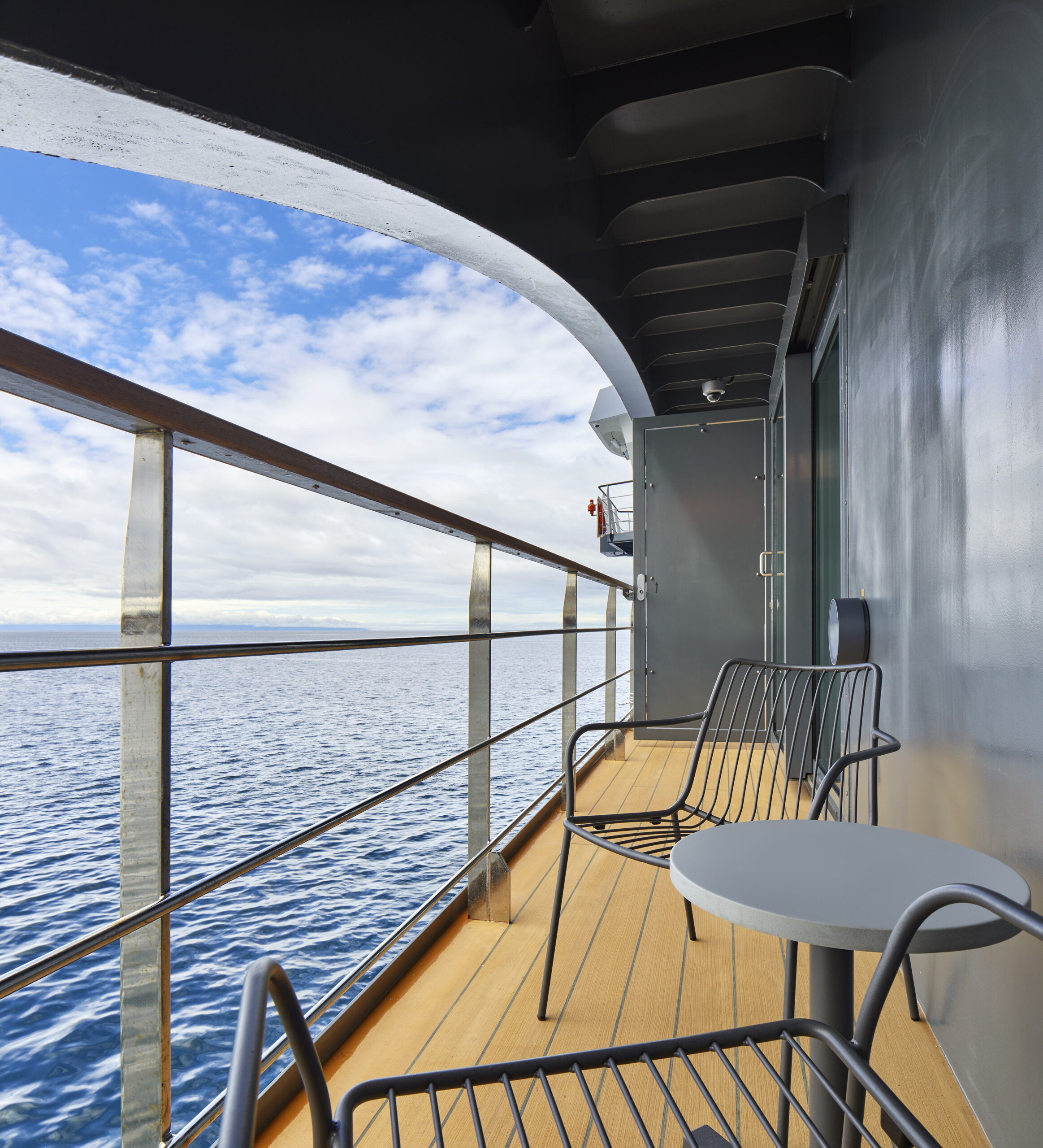 Magellan Explorer, Tom Arban