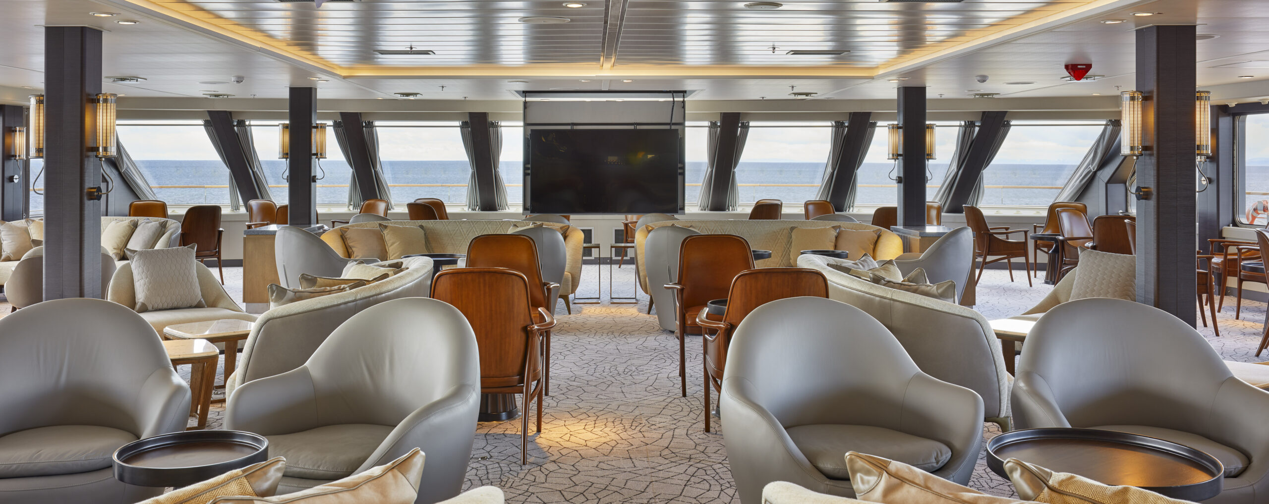 Magellan Explorer, Tom Arban