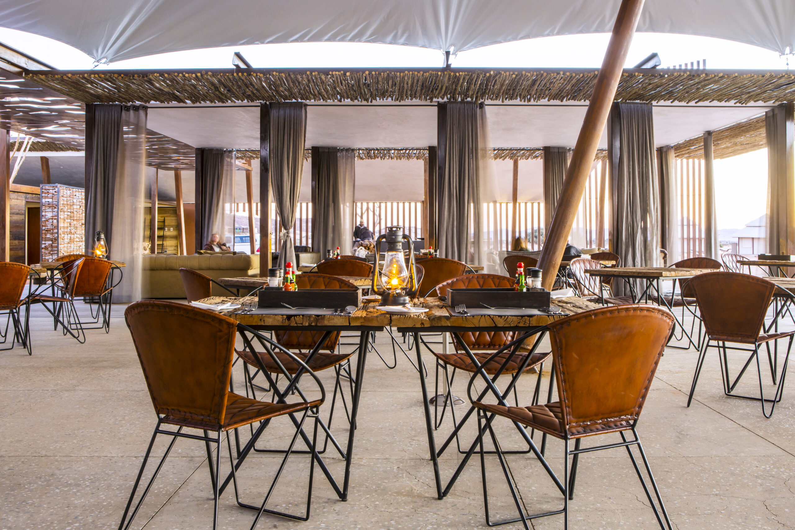 Dead Valley Lodge, Sun Karros