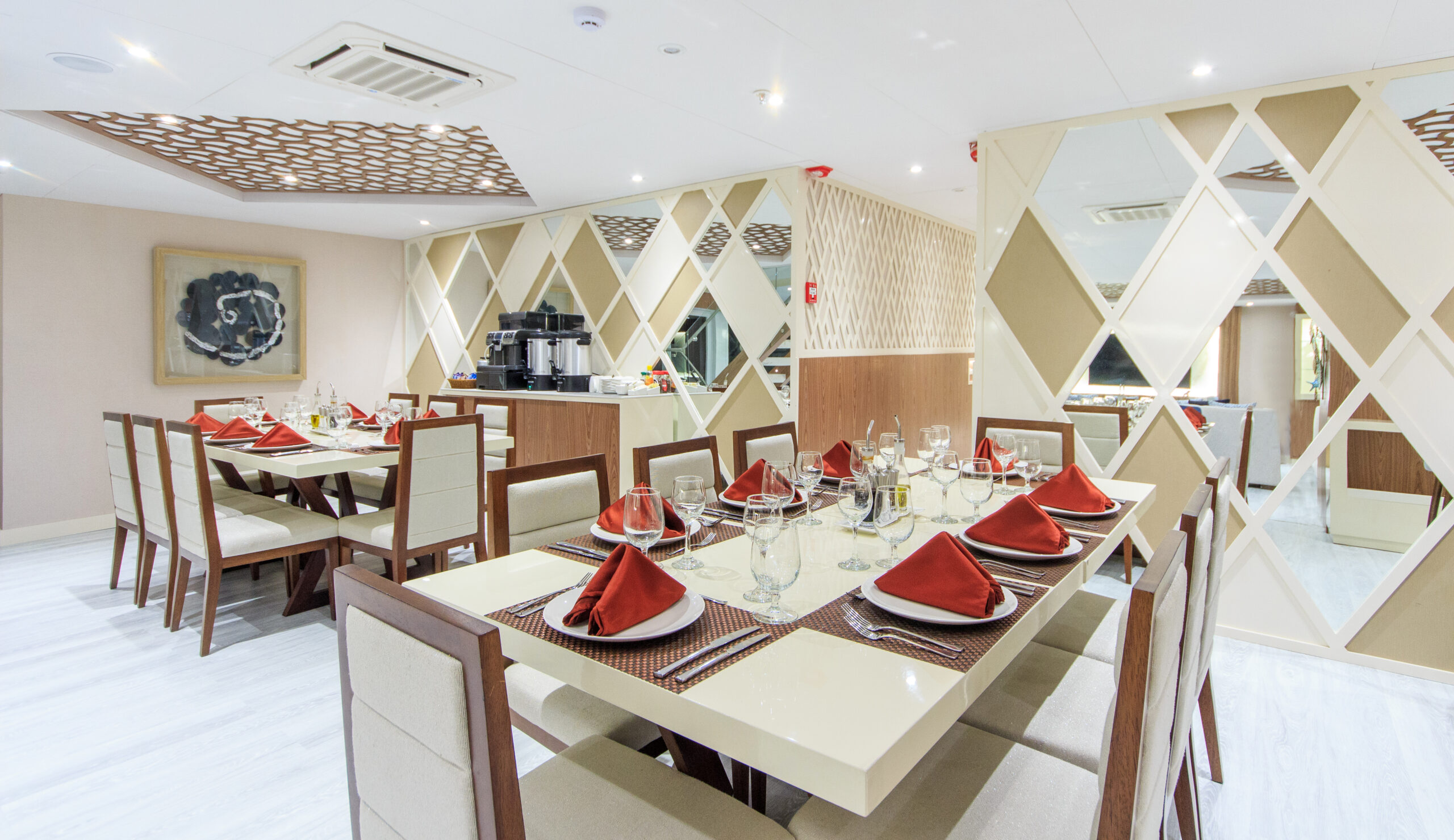 Golden Galapagos Elite